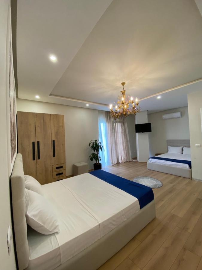 Villa D Hotel-Restaurant-Private Beach Дуррес Экстерьер фото